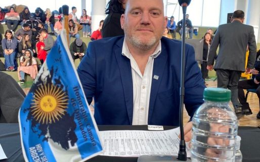 Un diputado tildó de “vagos” a sus pares del oficialismo