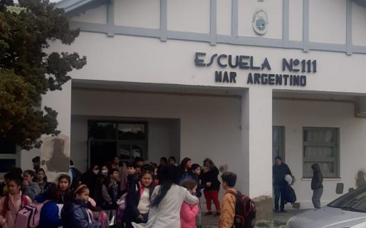Por precaución evacuaron la Escuela 111 de Km 5