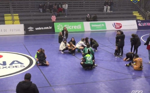 Se enteraron en plena cancha del fallecimiento de su compañera de equipo