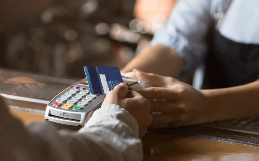 Las horas que hay que trabajar para comprar bienes con un salario medio