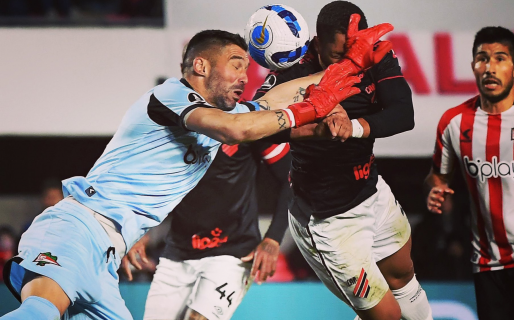 Agónica derrota de Estudiantes y eliminación de la Copa Libertadores