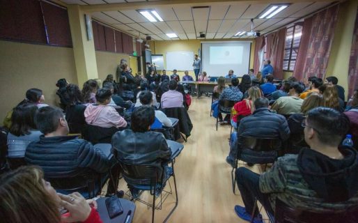 Auditorio lleno para una nueva exposición de Issa Pfister en la Universidad