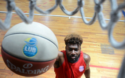 Somadina Karachi Edo es nuevo refuerzo de Gimnasia