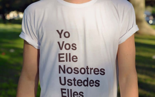 Una maestra puso un 1 a un trabajo realizado en lenguaje inclusivo y exigió recuperarlo exponiendo en lengua de señas
