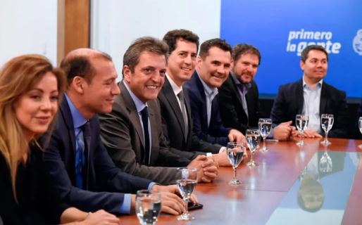 Massa anunció inversiones por USD 2.100 millones en energía