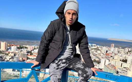 Un influencer quedó impresionado con el viento de Comodoro