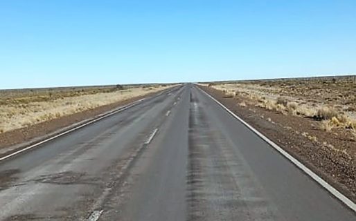 Continúa la reparación de baches con la presencia de Gendarmería en el operativo