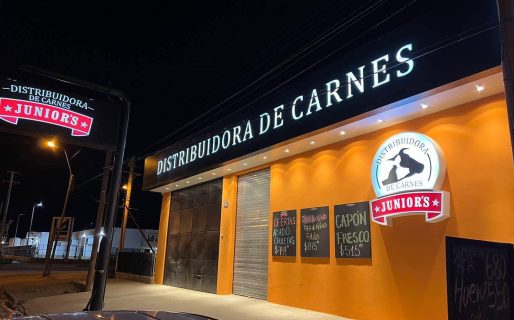 En 15 minutos protagonizaron un millonario robo a una distribuidora con armas de fuego