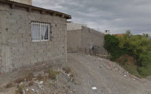 Se peleó con los inquilinos, atacó su puerta con un machete y les robó objetos