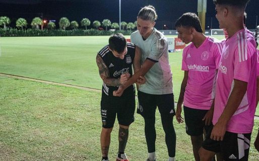 Conoció a Lionel Messi, logró que le autografiara el brazo y se tatuó la firma: “El mejor día de mi vida”