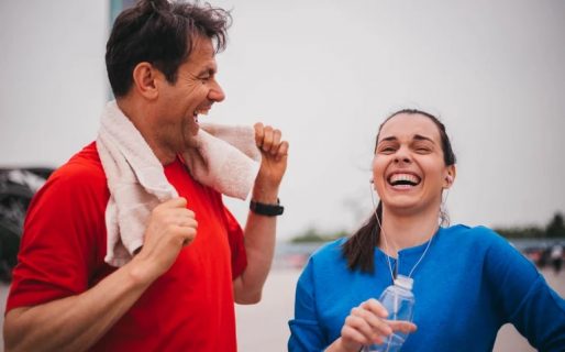 Se enamoró del padre de su mejor amiga y comenzaron una relación clandestina