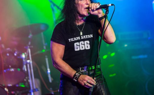 El Cofundador y primer cantante de AC/DC, Dave Evans, se presentará en el Comodoro Rock2022