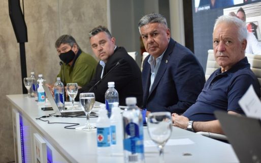 Internas en la AFA por el torneo 2023: mantendrían los dos descensos, pero no definen cuántos equipos jugarán