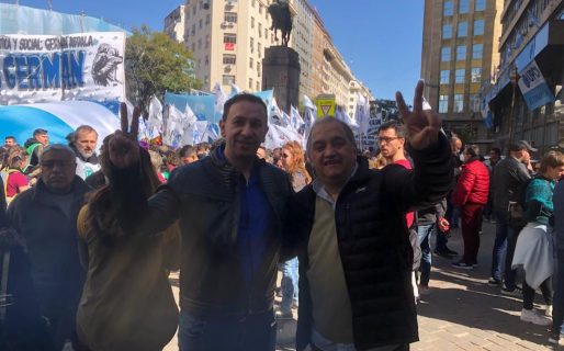 Linares y Maderna estuvieron en la Plaza de Mayo durante el repudio al ataque de la Vicepresidenta