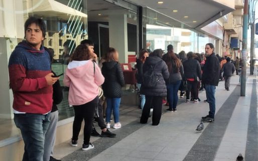 Furor en Comodoro por La Konga: largas filas para conseguir entradas