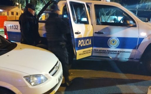 Detuvieron a un hombre que intimidaba a personas con un cuchillo