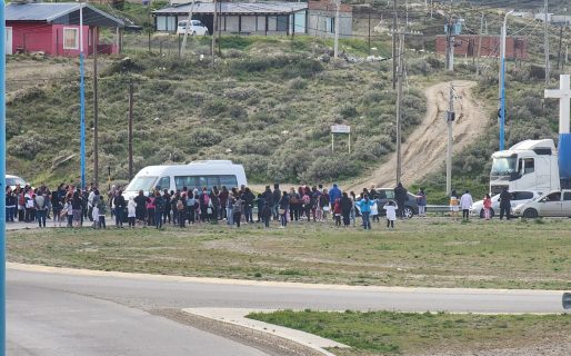 Cortaron la Ruta 3 y 39 en reclamo de obras para una escuela