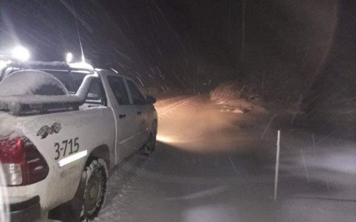 «La lluvia hizo un desastre y hay caminos petroleros partidos al medio»