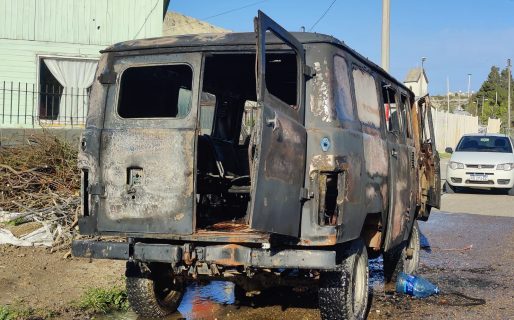 Trabajaban en una camioneta y se les prendió fuego: Una persona resultó herida