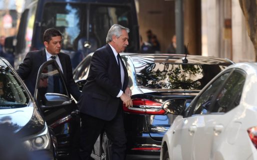 Alberto Fernández llegó a la casa de Cristina