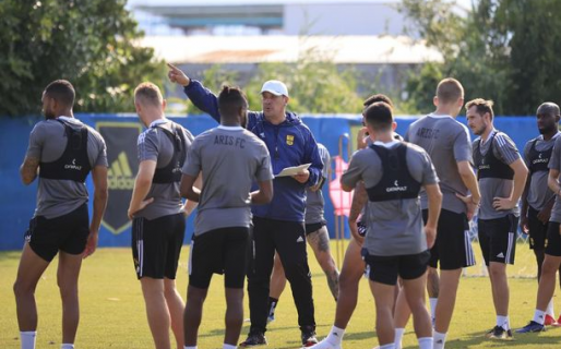 Despidieron al «Mono» Burgos en Grecia