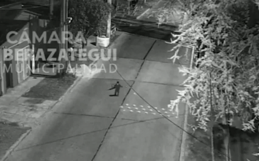 Dejó el portón abierto de la casa y su hijo se fue a las vías del tren a jugar