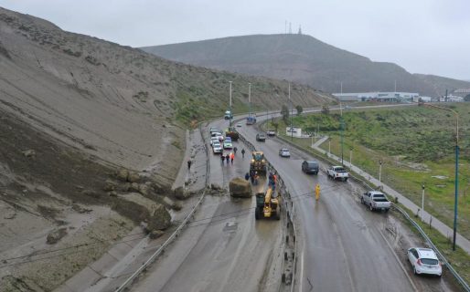 Por el desprendimiento de rocas del Cerro Chenque, hay desvíos en el Transporte Público