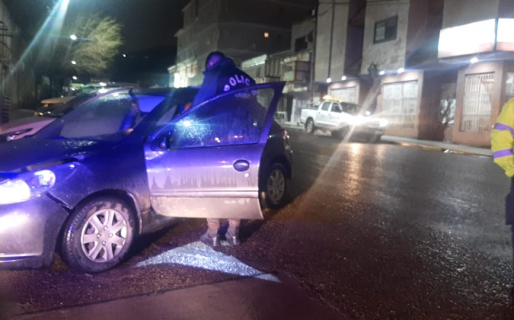 Salió de copas y chocó en el centro