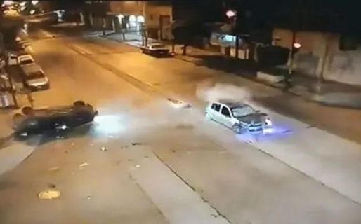 Cruzó un semáforo en rojo a 100 km/h, chocó y mató a una joven de 18 años