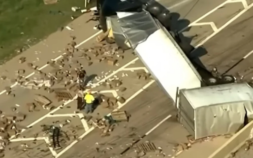Un camión dejó la calle repleta de consoladores