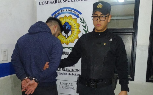 Le quiso robar por la espalda y terminó detenido