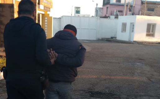 Entró a robar al cementerio y se llevó la placa de un difunto