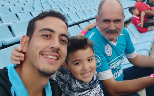 El conmovedor gesto de un hijo para con un padre al que lo une la pasión