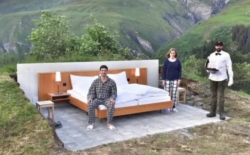 Furor por el hotel sin techo ni paredes: no tiene lugar hasta 2023