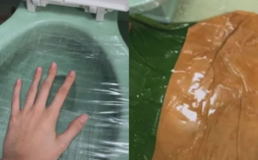 Quiso destapar el inodoro con un truco de TikTok pero el resultado no salió como esperaba