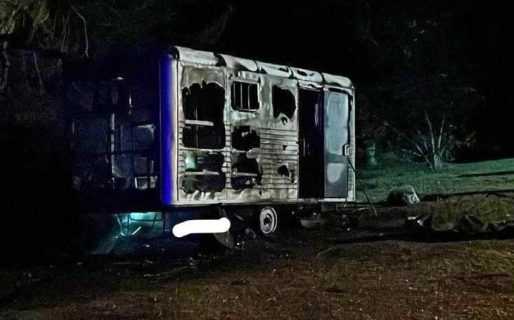 Mapuches incendiaron un puesto móvil de Gendarmería Nacional en Villa Mascardi