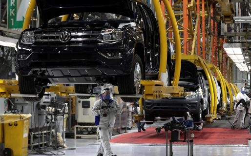 Ford suspendió la producción de neumáticos y Toyota coloca otras ruedas