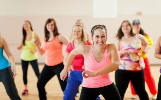 Bomberos del Destacamento N°1 organizan una masterclass de zumba solidaria en el marco de su colecta anual de golosinas