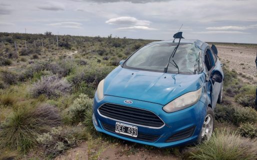 Por consecuencia de los fuertes vientos volcó un vehículo en Ruta 3