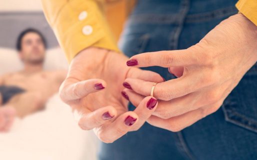 Le regaló entradas a su marido para el Mundial Qatar 2022 y poder estar más tiempo con su amante