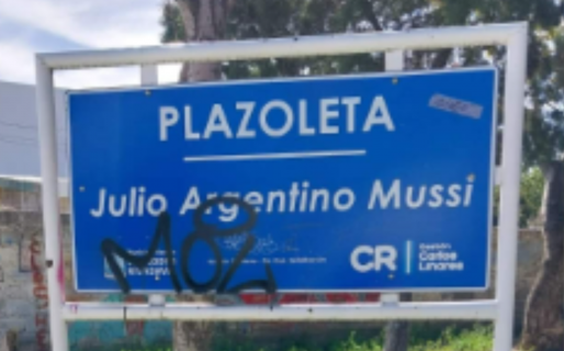 Robaron una placa en homenaje a un desaparecido de una plaza del Juan XXIII