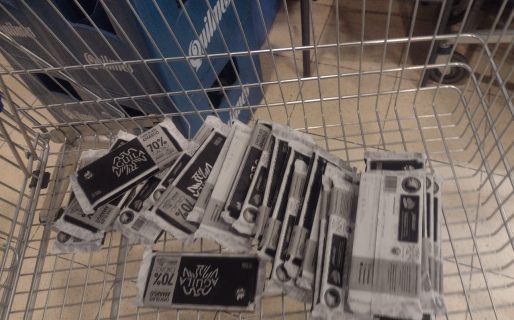 Una mujer fue demorada por intentar robar 24 chocolates amargos