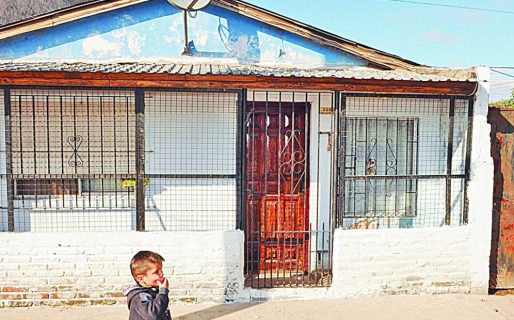 Metió a su beba en el lavarropas tras golpear a su esposa y se fue a dormir: tres horas de terror