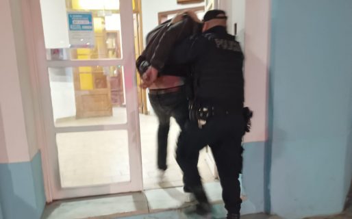 Dañó los cristales de un comercio tras ser echado de un pub