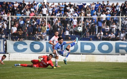 Huracán ganó el clásico comodorense