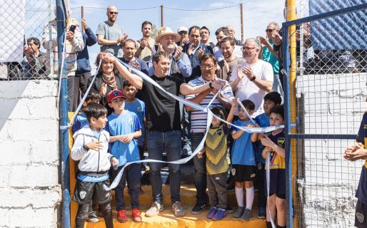 Talleres Juniors inauguró la remodelación de su cancha con el apoyo del Municipio
