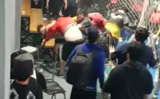 Botellazos, golpes y tiros al aire en una cancha de fútbol 5