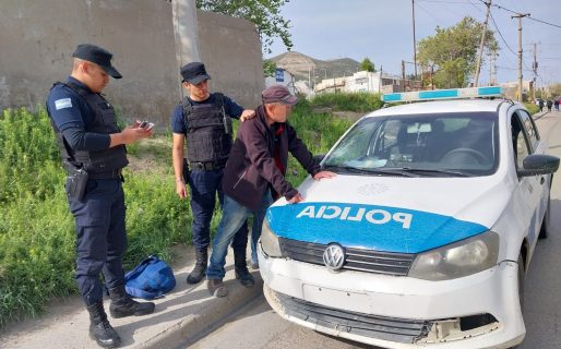 Transitaba en la vía publica y tenía un pedido de captura vigente