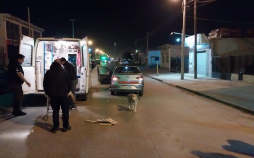 Iba caminando por la calle Huergo y un remisero lo atropelló
