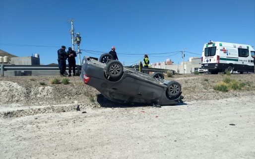 Se quedó dormido y terminó volcando